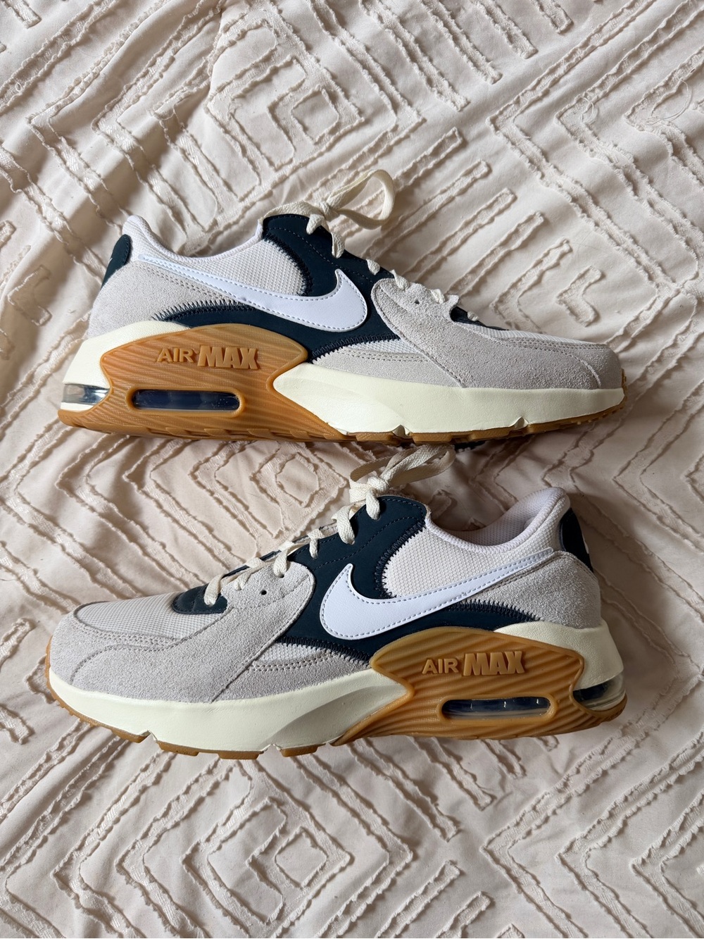 Nike Airmax Sneakers in Cream and Dark Teal Heel